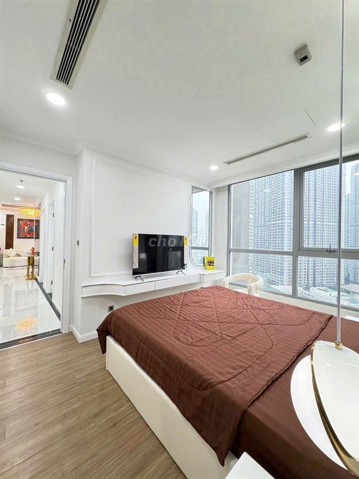 BÁN CĂN HỘ 2PN NỘI THẤT CAO CẤP, VIEW ĐẸP VINHOMES CENTRAL PARK