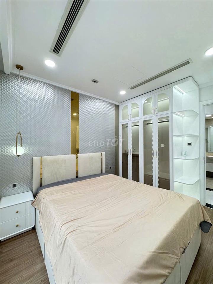 BÁN CĂN HỘ 2PN NỘI THẤT CAO CẤP, VIEW ĐẸP VINHOMES CENTRAL PARK