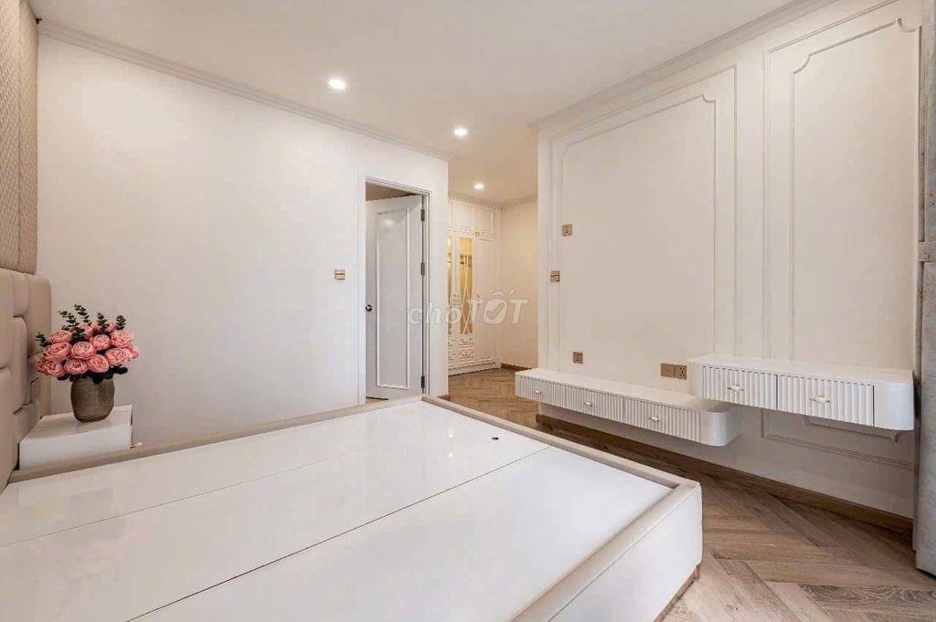 Tôi cần cho thuê 3PN Vinhome Golden River BASON Q1 - Nội thất cao cấp