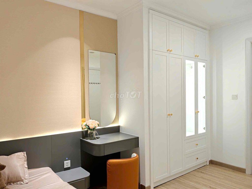 BÁN 2PN Landmark 6 - layout vuông DT:82m2 - full Nội Thất - Giá:10.250