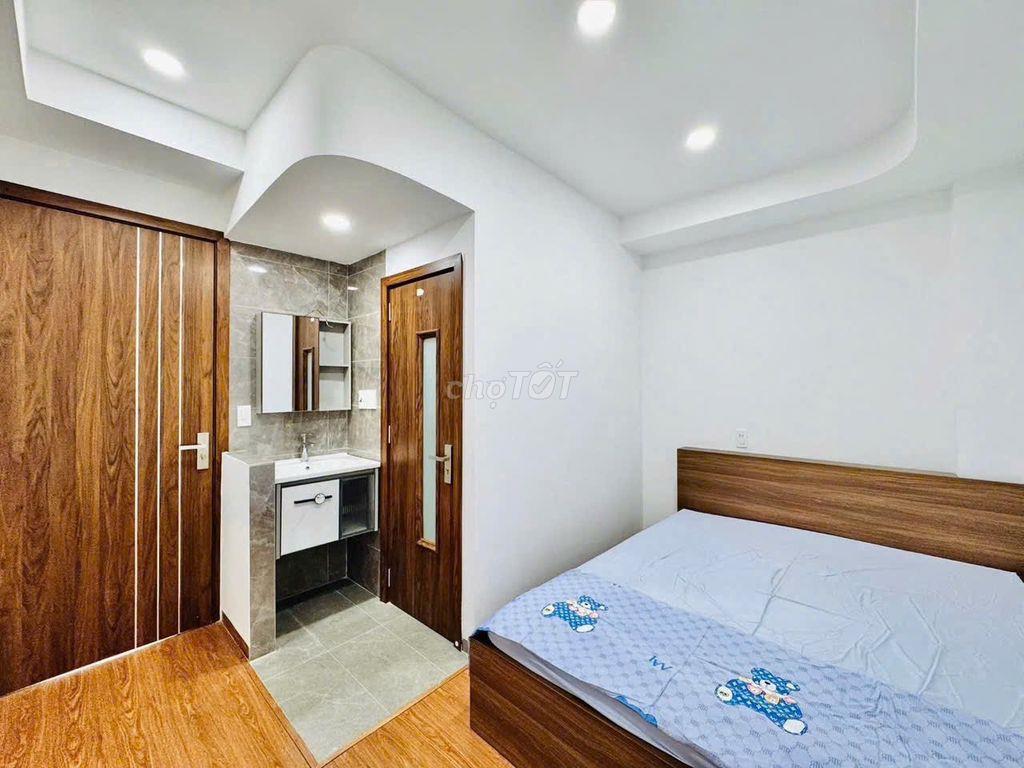 Bán nhà hẻm 6m thông sang Đặng Thùy Trâm, Trệt 3 lầu ST. 4PN, 4WC. 