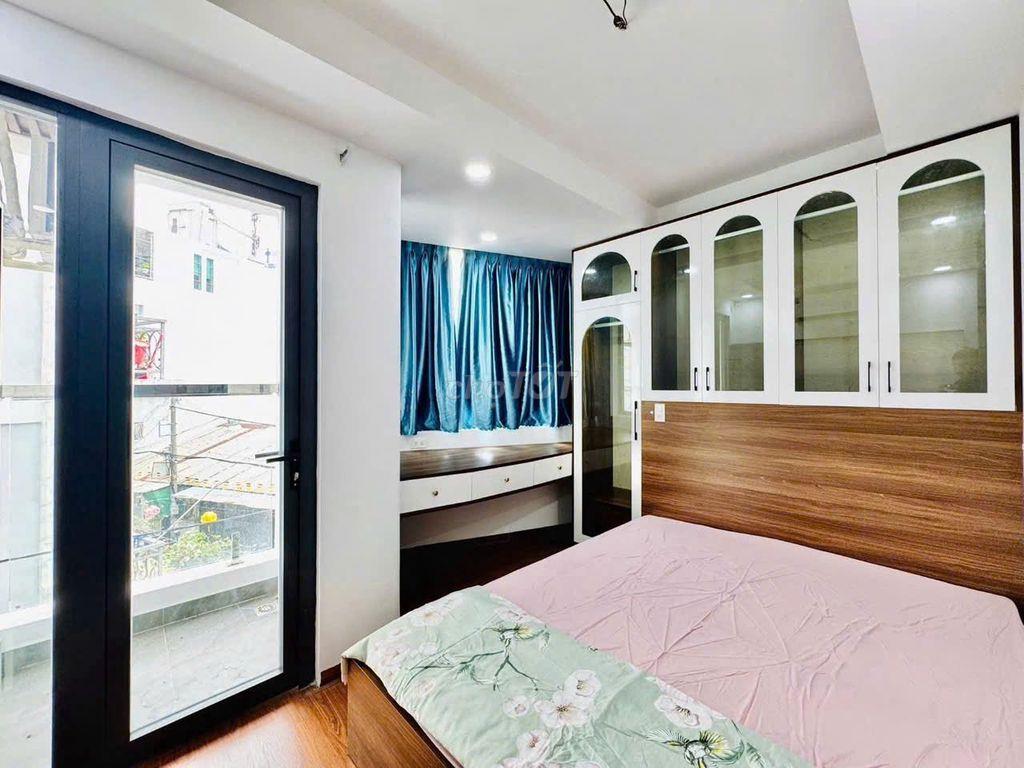 Bán nhà hẻm 6m thông sang Đặng Thùy Trâm, Trệt 3 lầu ST. 4PN, 4WC. 