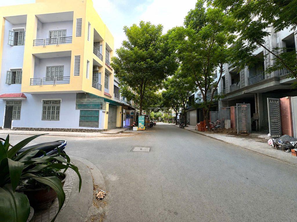 Bán nhà hẻm 37/ Đặng Thùy Trâm, DT: 4x18m. Trệt 2 lầu ST. 4PN, 4WC