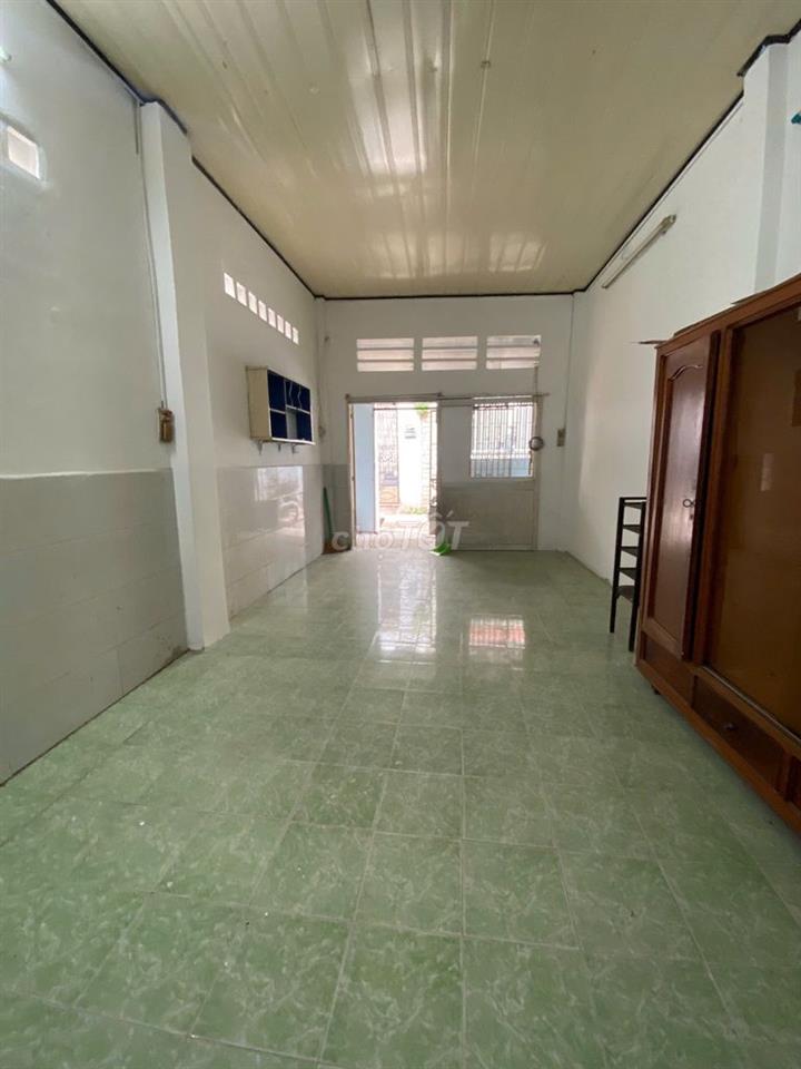 CHO THUÊ NHÀ hẻm 80 Dương Quảng Hàm, DT: 4x17,5m. Gần nhà thờ Bến Hải