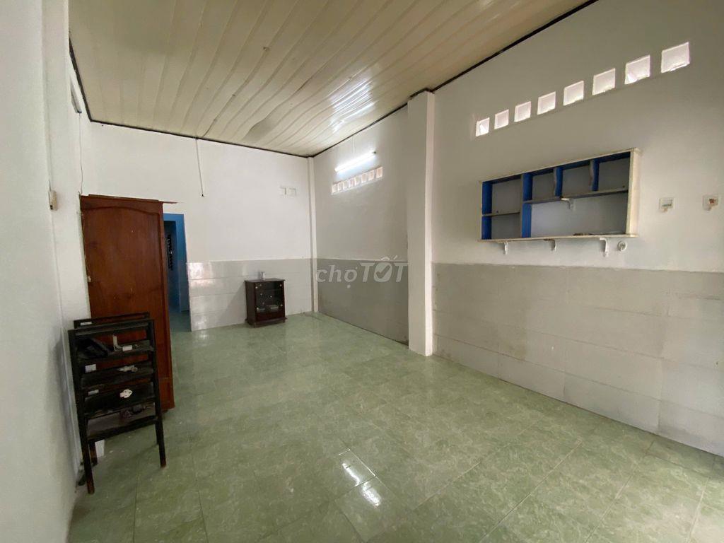 CHO THUÊ NHÀ hẻm 80 Dương Quảng Hàm, DT: 4x17,5m. Gần nhà thờ Bến Hải
