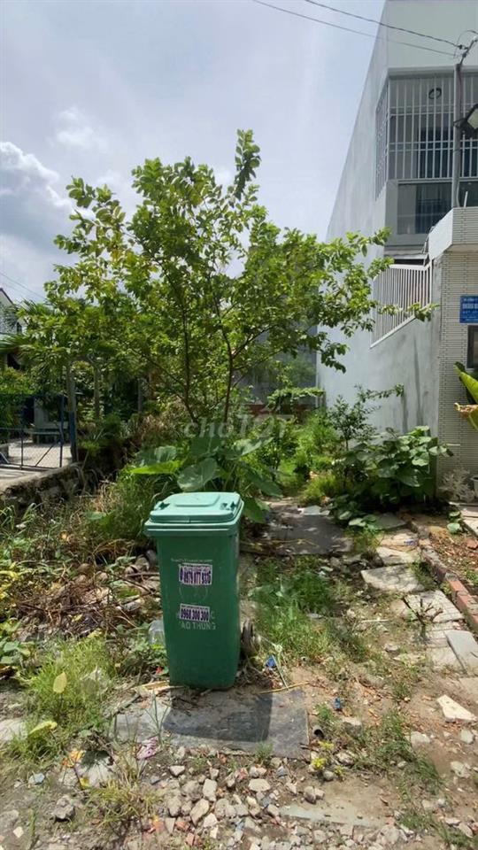 Bán đất Quốc lộ 1A, DT: 4x16,5m. Nở hậu 5,1m. CN 77m2. Hẻm 3 gác.