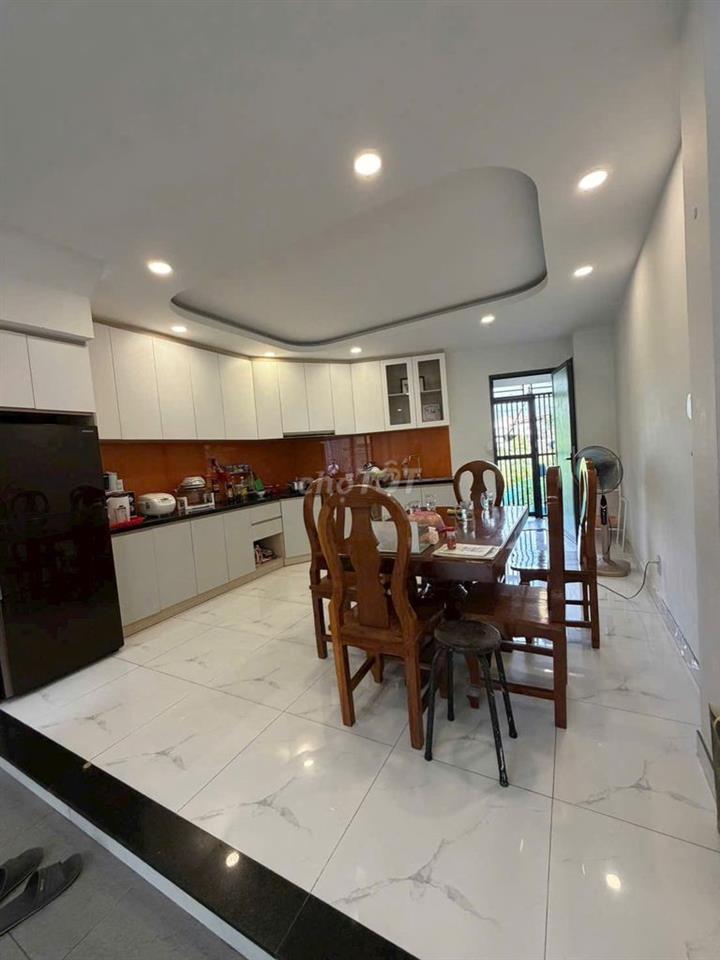NHÀ CHO THUÊ Bình Lợi. Trệt 2 lầu. DT: 4,5x20m. Hẻm thông 