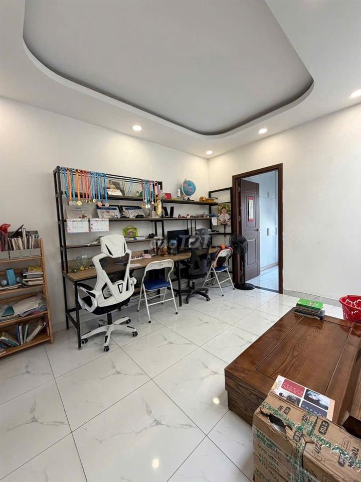 NHÀ CHO THUÊ Bình Lợi. Trệt 2 lầu. DT: 4,5x20m. Hẻm thông 