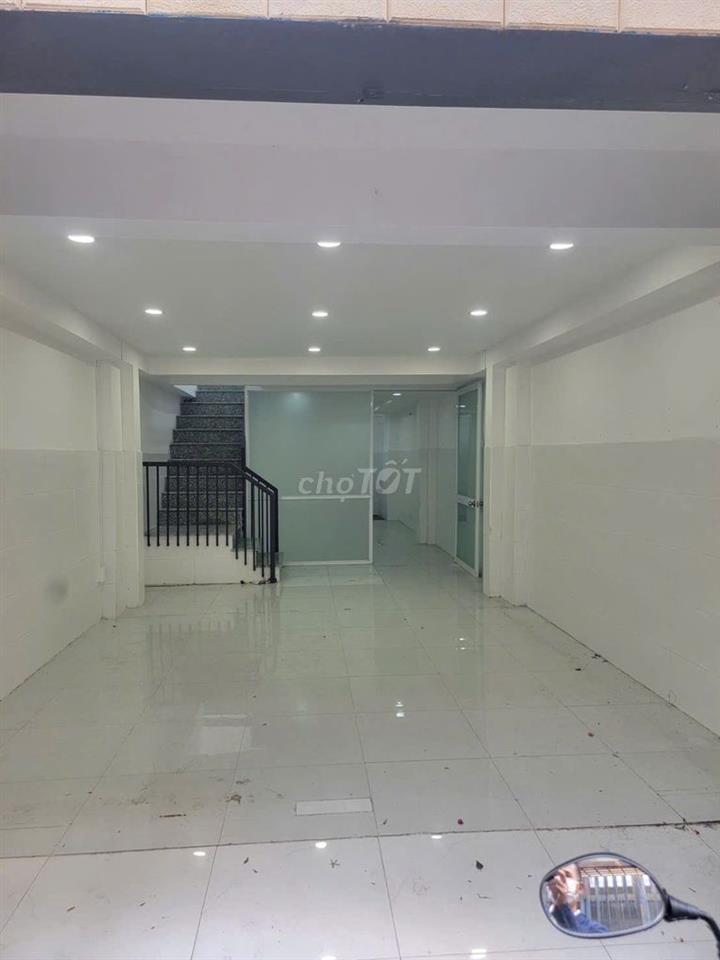 NHÀ MẶT TIỀN Bình Lợi. DT: 5x20m. Trệt lầu Mái BTCT. 3PN, 2WC.