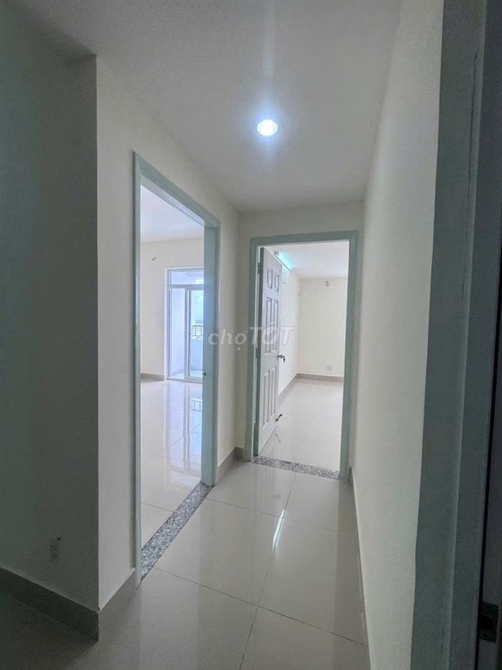 Bán căn hộ CC 1050 Phan Chu Trinh. DT: 61,5m2. Đã có sổ. Thang máy.