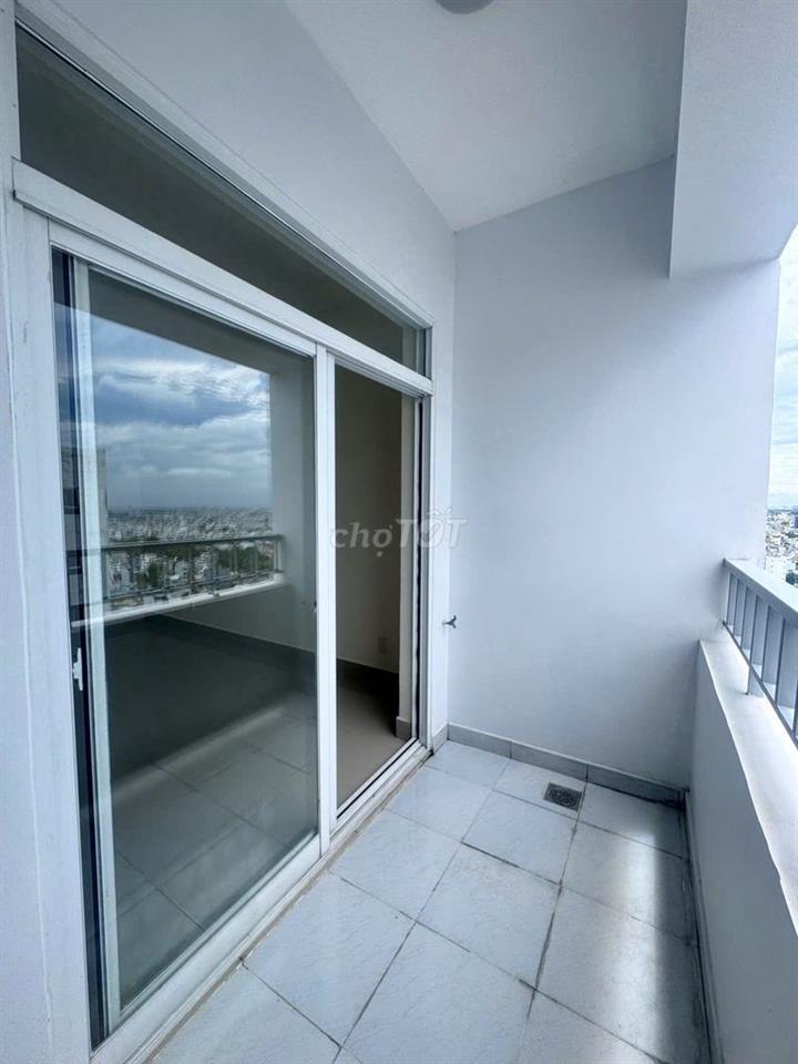 Bán căn hộ CC 1050 Phan Chu Trinh. DT: 61,5m2. Đã có sổ. Thang máy.
