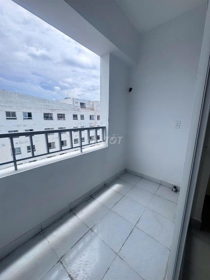 Bán căn hộ CC 1050 Phan Chu Trinh. DT: 61,5m2. Đã có sổ. Thang máy.