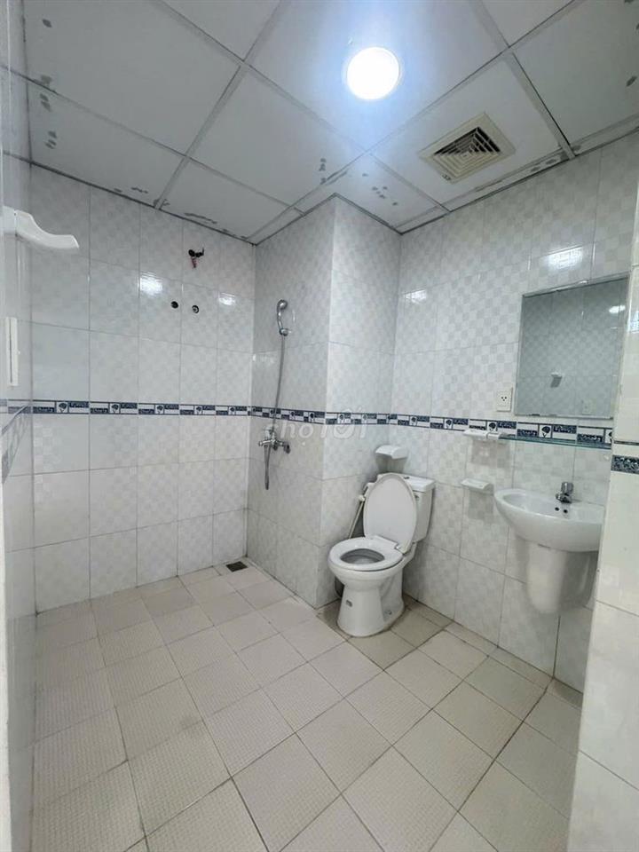 Bán căn hộ CC 1050 Phan Chu Trinh. DT: 61,5m2. Đã có sổ. 2PN. Lô B