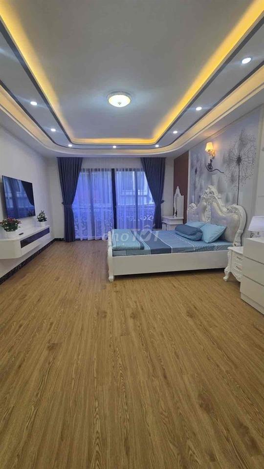 NHÀ PHỐ LIỀN KỀ -HẼM XE HƠI -THÔNG RA PHẠM VĂN ĐỒNG
