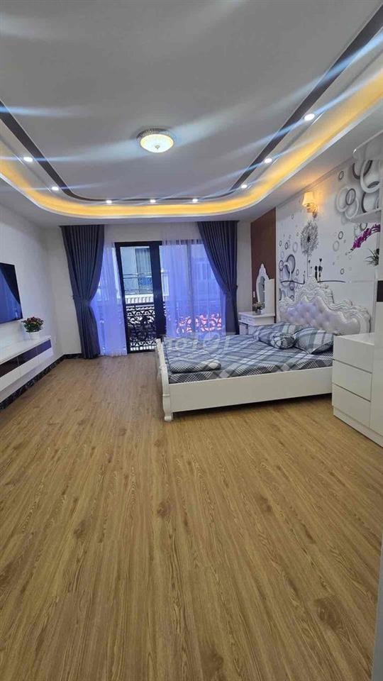 NHÀ PHỐ LIỀN KỀ -HẼM XE HƠI -THÔNG RA PHẠM VĂN ĐỒNG