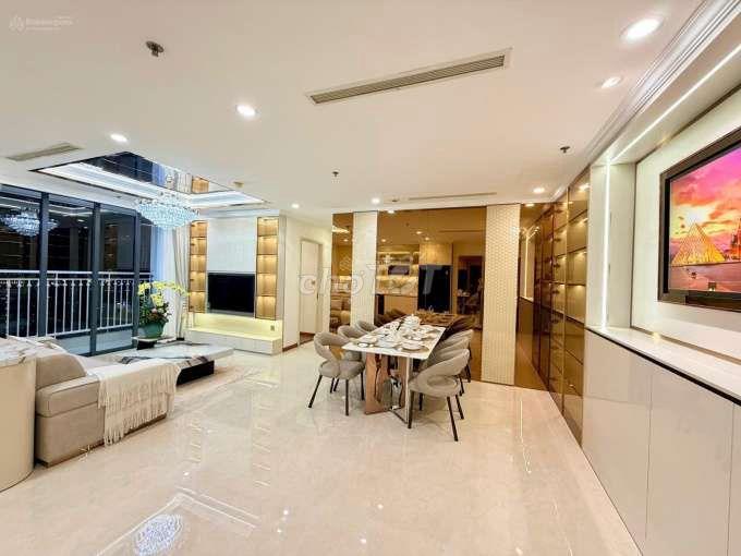Chủ kẹt tiền bán gấp 3PN giá 14tỷ5 DT: 118m2. Vinhomes Central Park