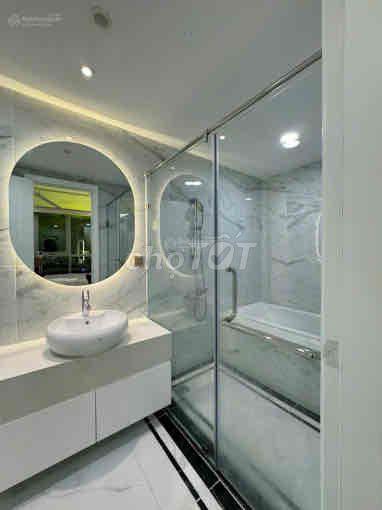 Chủ kẹt tiền cần bán 2PN giá 11tỷ DT: 85m2 Vinhomes Central Park