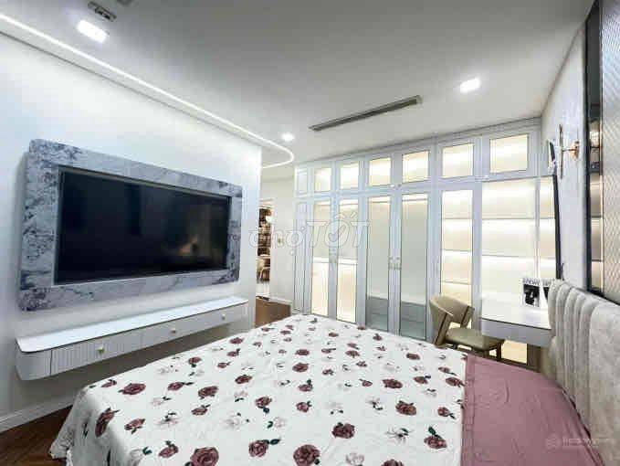Bán căn hộ 4PN Giá 19Tỷ  DT:142m2 Vinhomes Central Park