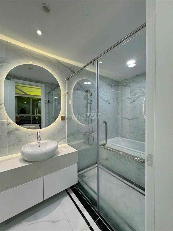 Cho thuê gấp CC 4PN + 3WC tại Vinhomes Central Park, 160m2, 60 triệu V