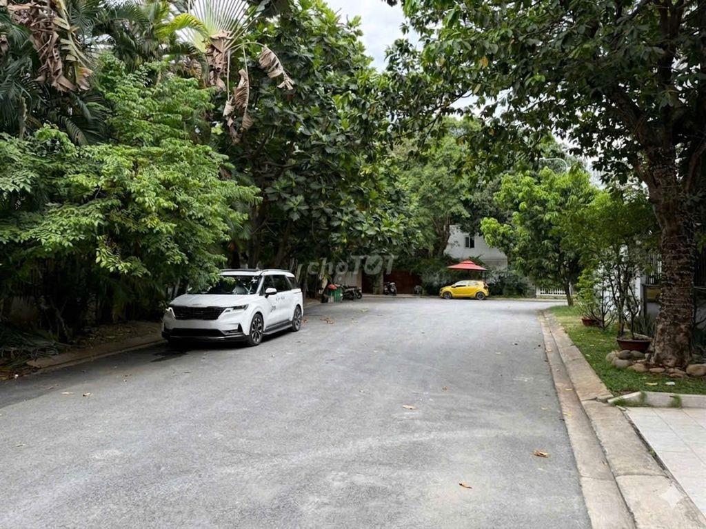 Bán Villa Khu Compound Bờ Sông Nguyễn Văn Hưởng, Thảo Điền.  