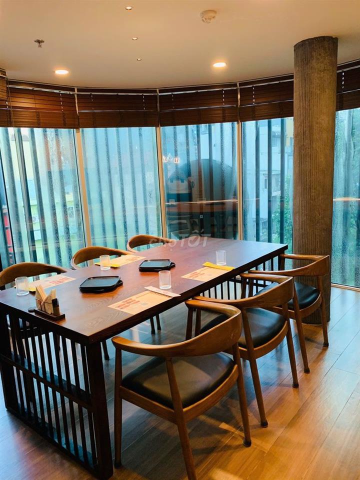 Cho thuê VP-MBKD trống suốt mặt tiền đường Lê Thánh Tôn, Quận 1.