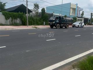 Bán lô đất 913m2 mặt tiền đường Bờ Kinh, TP. Vĩnh Long.