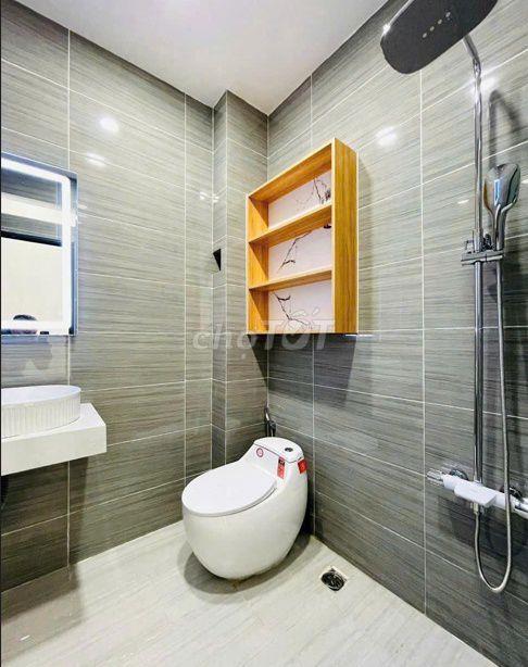 Biệt thự Bình Lợi. DT 14X15M.  Trệt 2 Lầu, áp mái. Sát công viên
