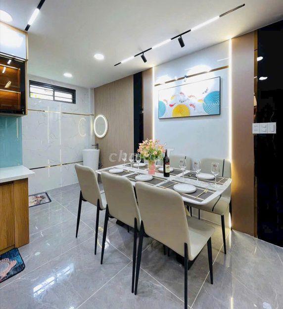Biệt thự Bình Lợi. DT 14X15M.  Trệt 2 Lầu, áp mái. Sát công viên