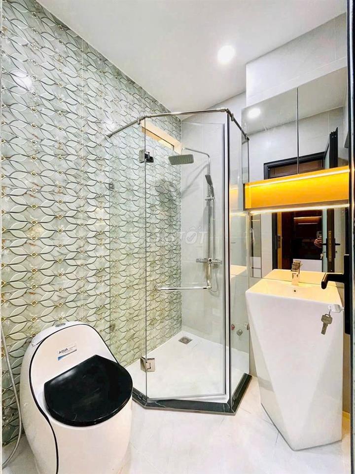 Nhà ĐẸP 160/3A Đặng Thùy Trâm. DT 5X13M. Trệt 2 lầu ST