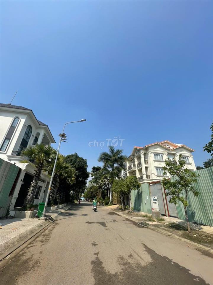 Bán gấp nhà Cấp 4. 22/4 Đặng Thùy Trâm DT 6,5X20M.GPXD Trệt Lửng 3 Lầu