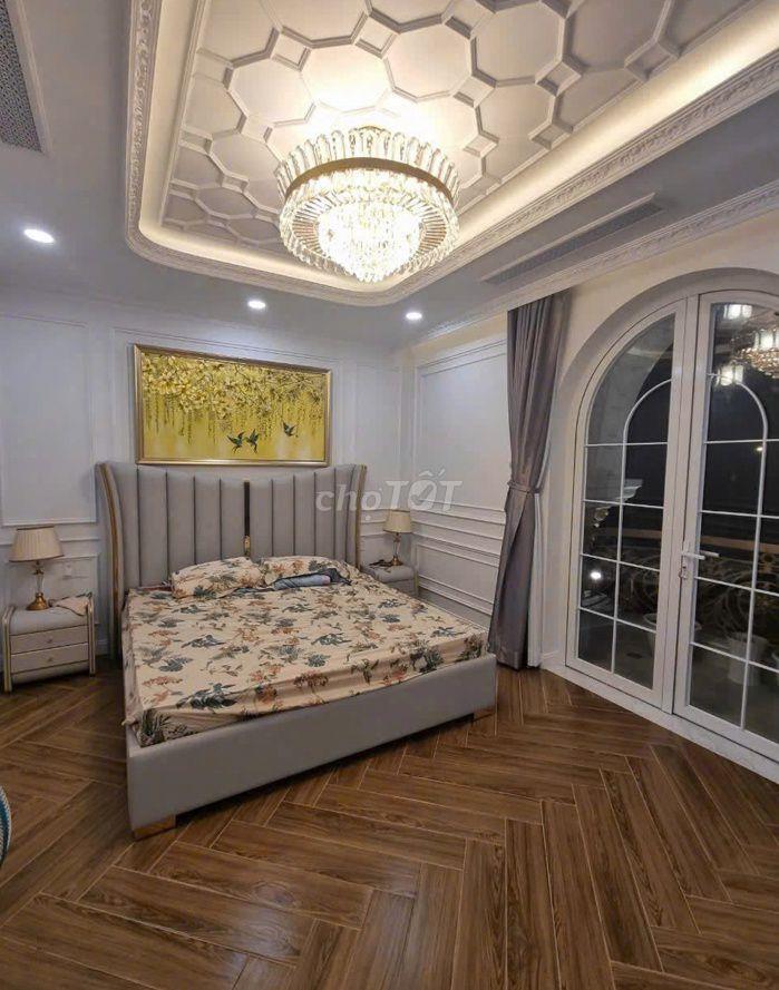 Biệt thự View Sông Bình Lợi. DT 10X20M. Trệt 2 Lầu áp mái