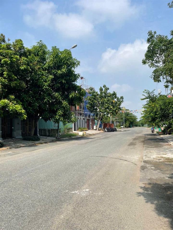 Đất đẹp Đặng Thùy Trâm. DT 4x19M.sát công viên Hẻm thông xe hơi