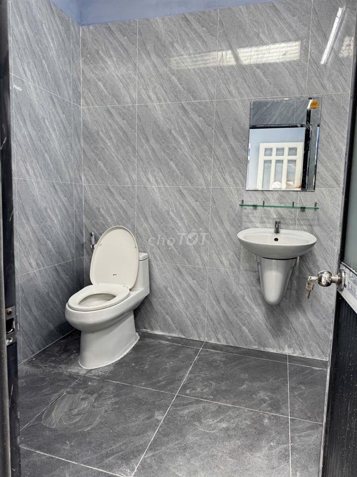 cho thuê kho Đặng Thùy Trâm. DT 5x20m2 giá 14tr/tháng. hẻm 12m thông