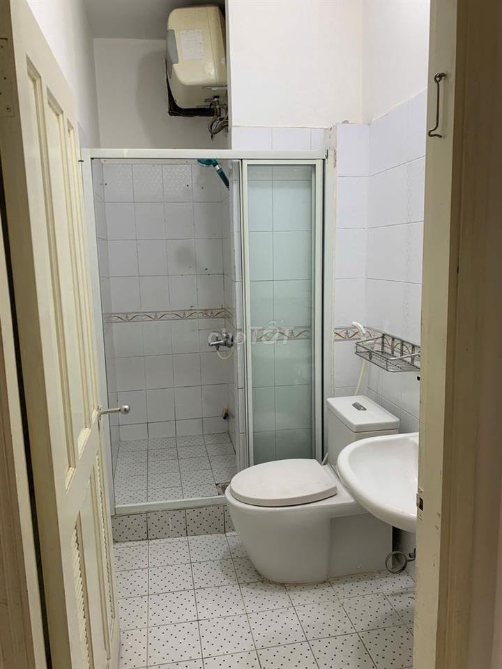 Bán chung cư Ngô Tất Tố, tầng cao, dt 66m2 2pn 1wc