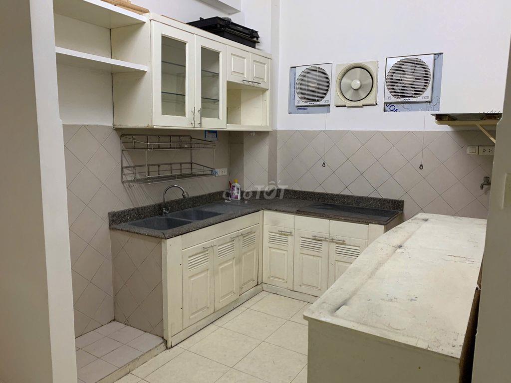 Bán chung cư Ngô Tất Tố, tầng cao, dt 66m2 2pn 1wc