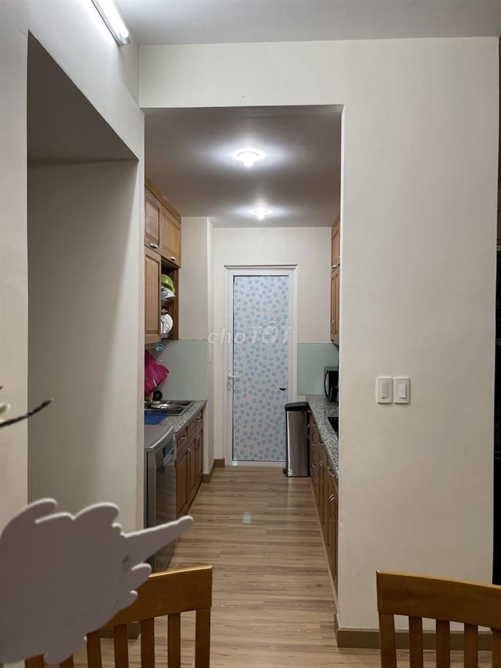 Cần bán CH 3PN, 97M2, lầu cao view đẹp, Chính chủ