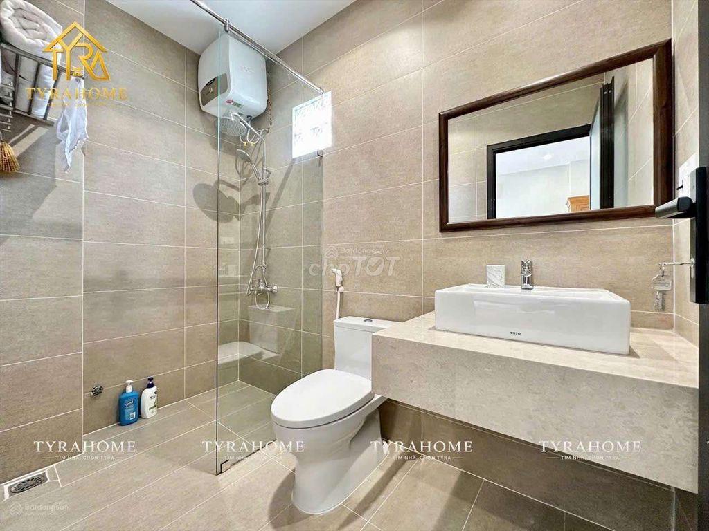 Nhà Tớ căn Bancony mới - ngay Phú Nhuận trung tâm tiện di chuyển