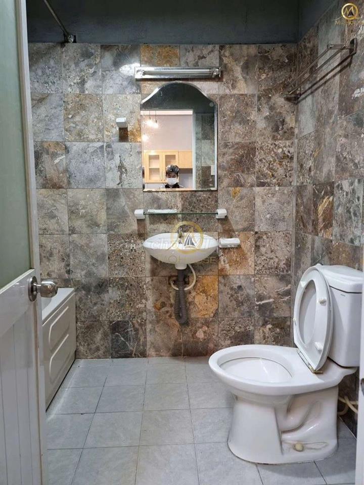 Nhà tớ- căn 1PN có bồn tắm, rộg 50m2 ngay trug tâm,gần ngã 4 Phú Nhuận