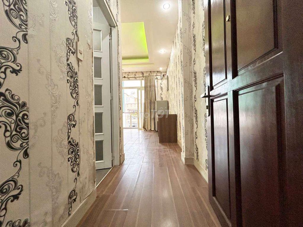🏵️ Nhà Tớ - Cho Thuê STUDIO BANCONY tách bếp - rất to ở Chu Văn An - BT