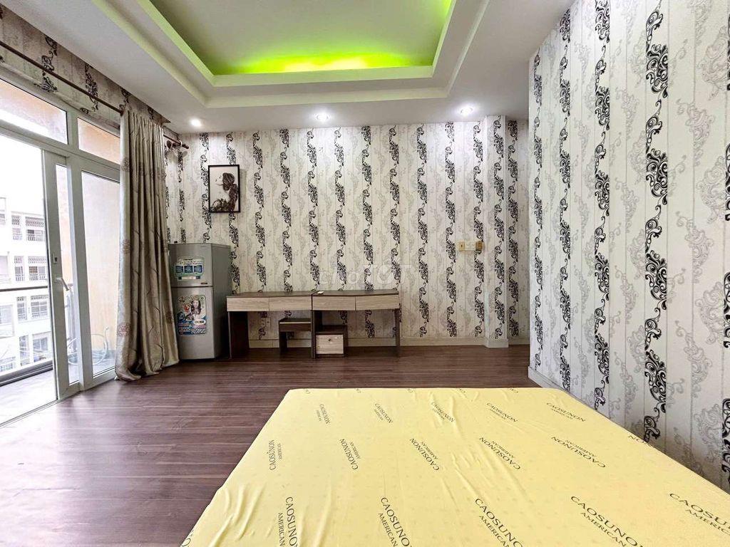 🏵️ Nhà Tớ - Cho Thuê STUDIO BANCONY tách bếp - rất to ở Chu Văn An - BT