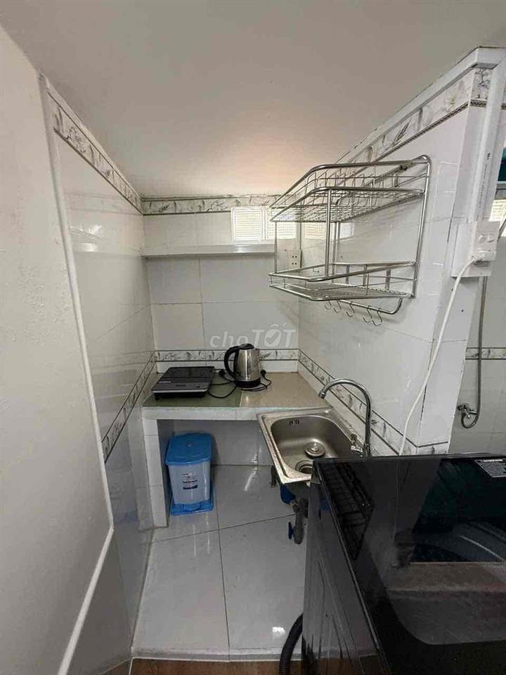 Phòng Full nội thất dt: 30m2 (lầu 1)hẻm 441/ ĐBP thông qua D2, p25,BT.