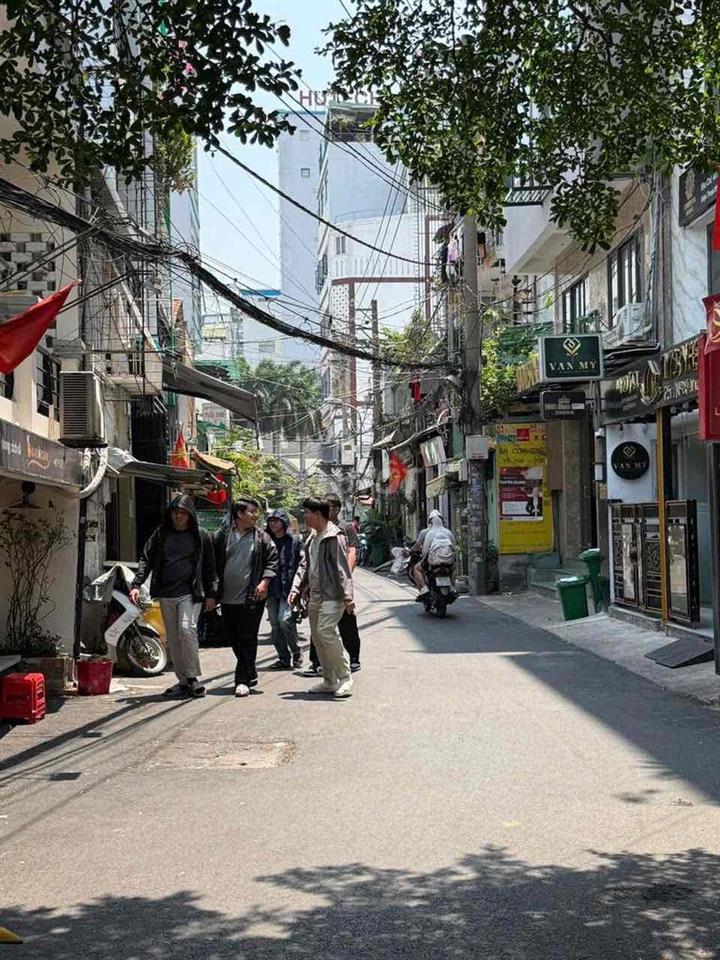 Phòng Full nội thất dt: 30m2 (lầu 1)hẻm 441/ ĐBP thông qua D2, p25,BT.