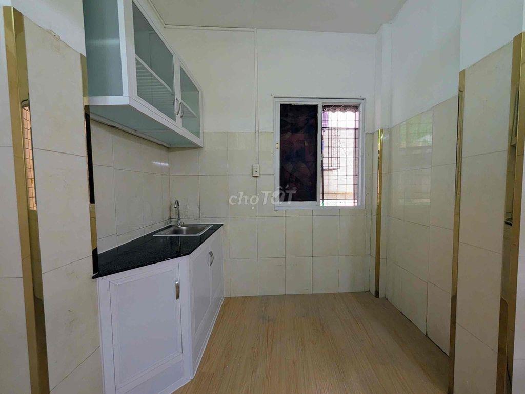 trọ gác giá học sinh 3tr8 ngay lê quang định có máy lạnh