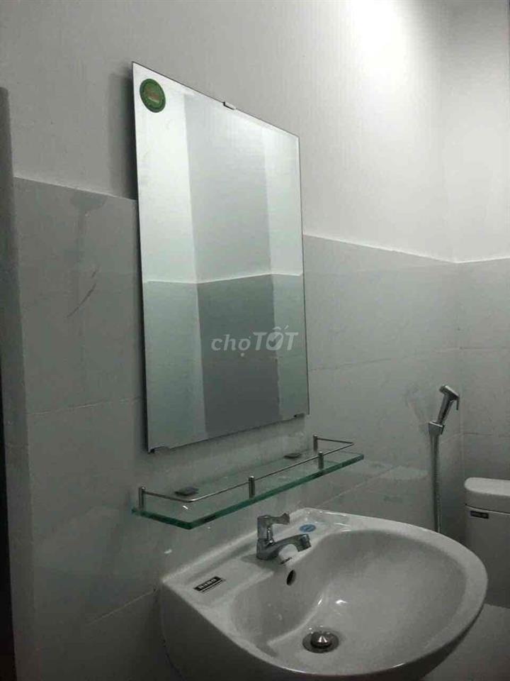 cho thuê nguyên căn 1pn khép kín + 1 phòng gác 1 trệt 1 lầu