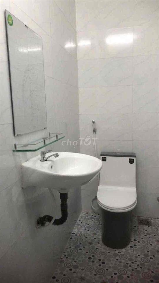 cho thuê nguyên căn 1pn khép kín + 1 phòng gác 1 trệt 1 lầu