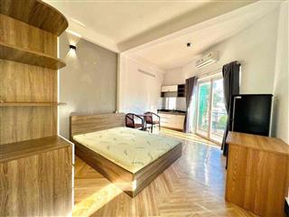 STUDIO CAO CẤP BAN CÔNG RỘNG – SÁT ĐH VĂN LANG – DỌN VÀO Ở NGAY