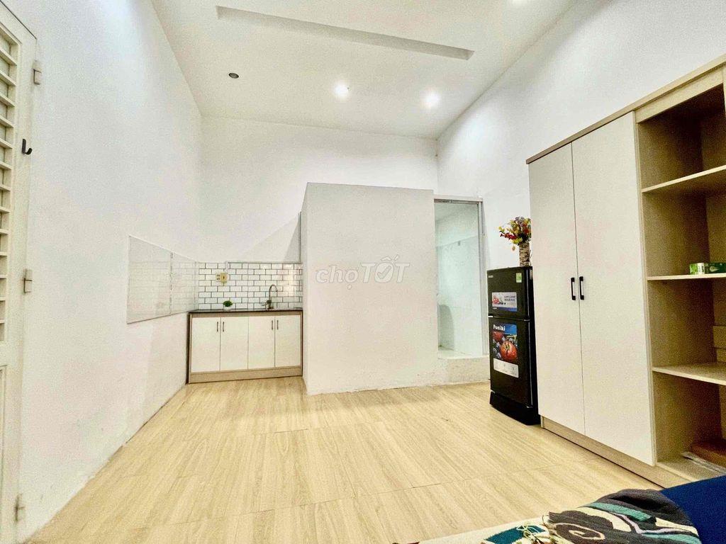 🔥 STUDIO 40M² CỬA SỔ TRỜI SIÊU THOÁNG – GẦN HÀNG XANH, QUẬN 1
