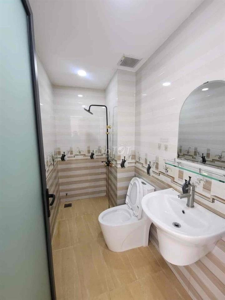 PHÒNG BAN CÔNG SÁNG THOÁNG – FULL NỘI THẤT, GẦN