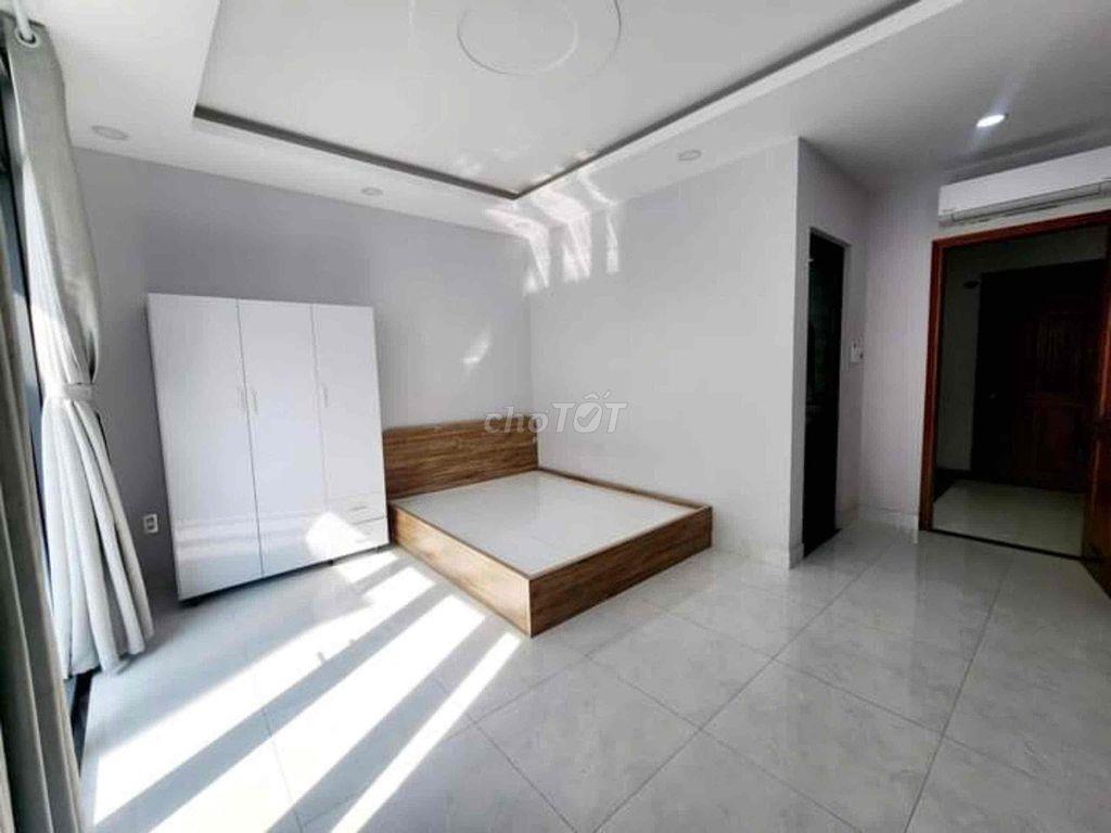 PHÒNG BAN CÔNG SÁNG THOÁNG – FULL NỘI THẤT, GẦN