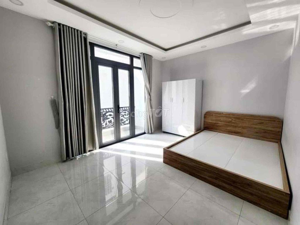 PHÒNG BAN CÔNG SÁNG THOÁNG – FULL NỘI THẤT, GẦN